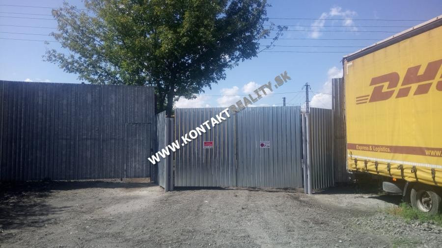 Na prenájom oplotený pozemok 704m2 - 5