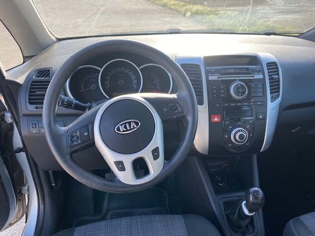 Kia Venga 1.4 crdi 55kw r.v. 2011 - 5