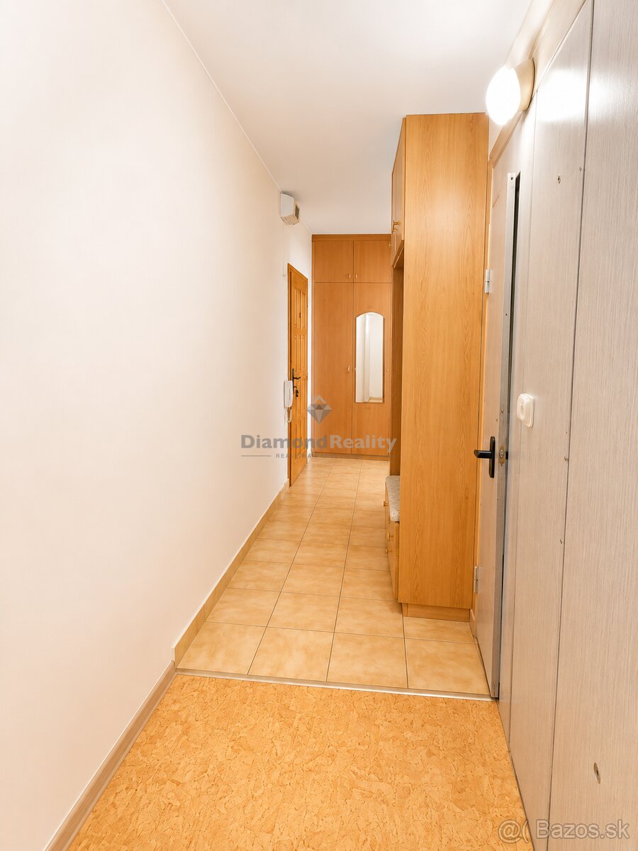 NA PREDAJ 1 IZBOVÝ BYT S LODŽIOU V PÔVODNOM STAVE – foto 5