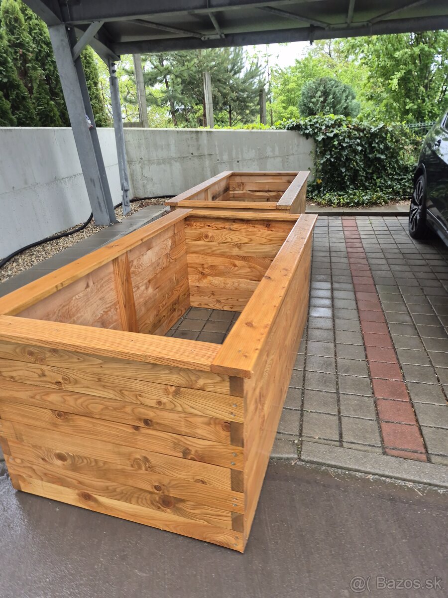 Vyvýšeny záhon, červený smrek. - 5