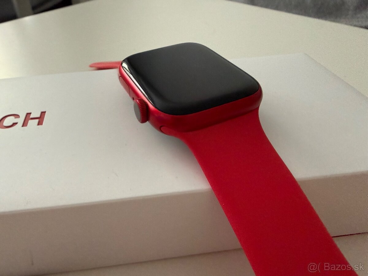 predám Apple Watch 8 45mm Product Red - 5