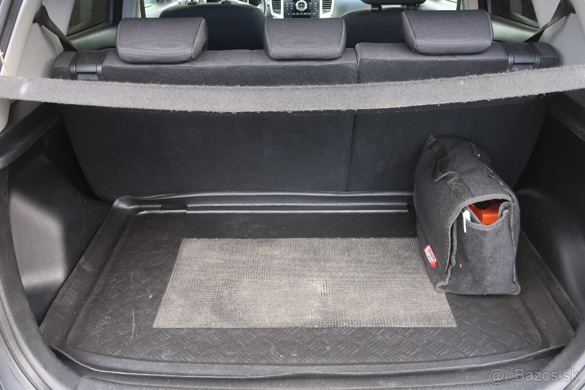 Kia Venga 1.4 66kw r.v. 2010 - 5