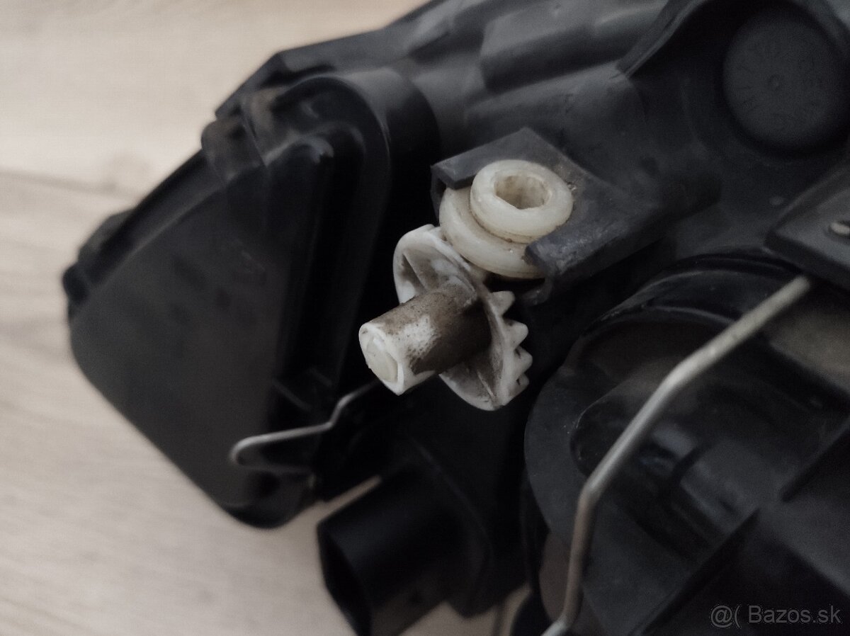 Svetlomet SEAT Ibiza / Cordoba III 6L - poškodený - 5