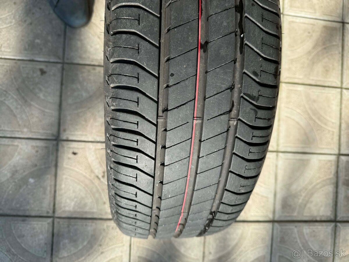 Bridgestone 205/45/ R17 - 5