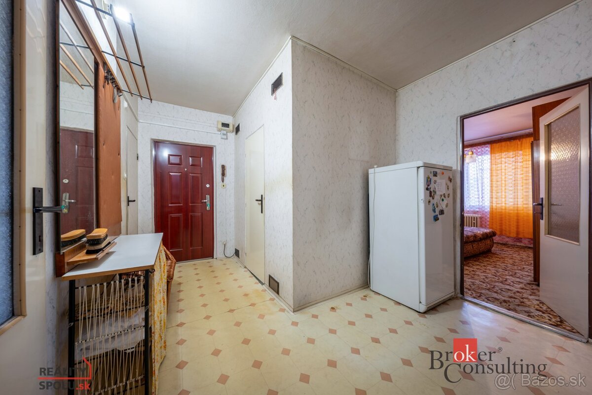 Na predaj 4 izbový byt v centre mesta Lučenec - 5