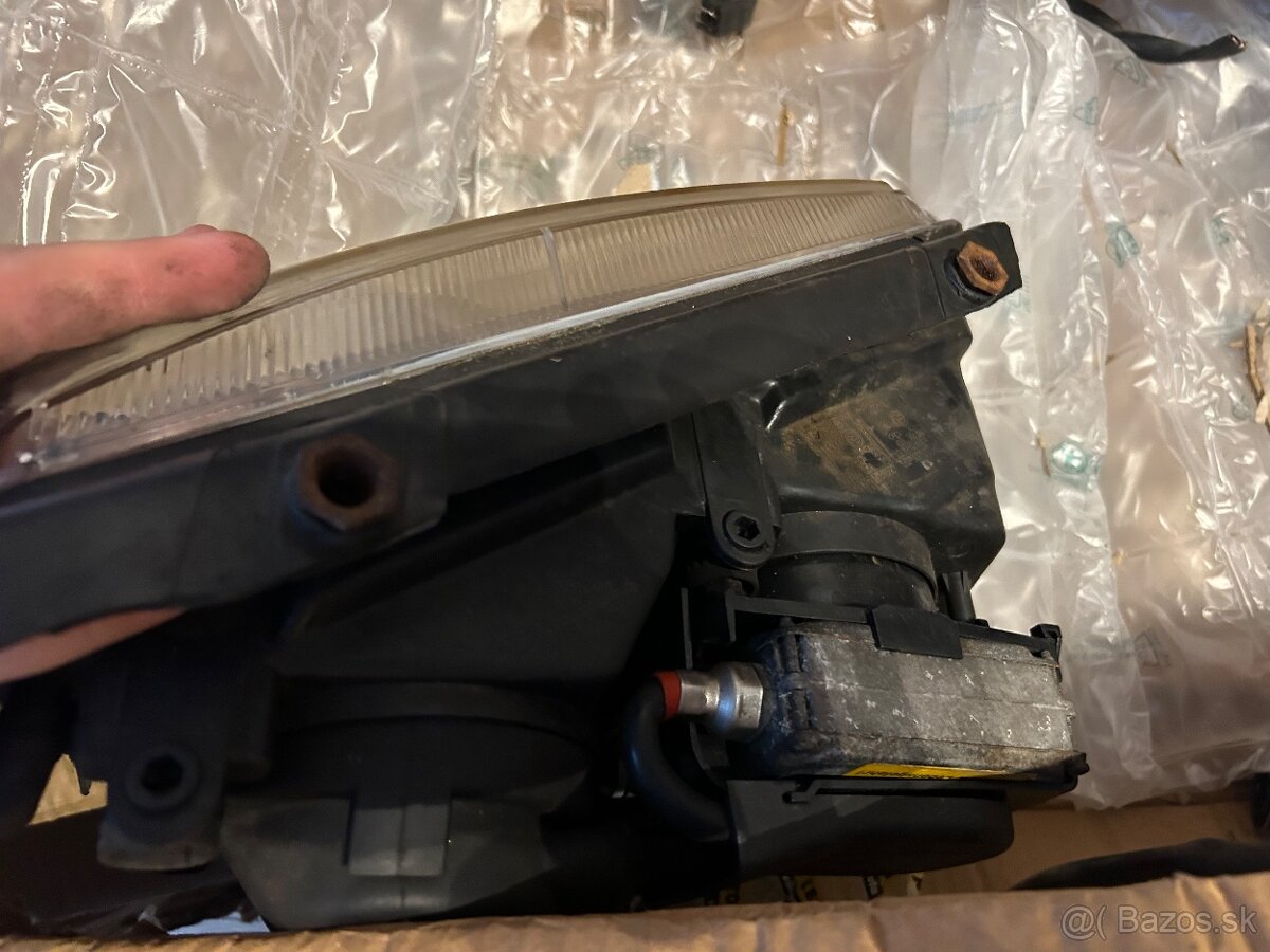 Predám xenónové svetla passat b5 - 5