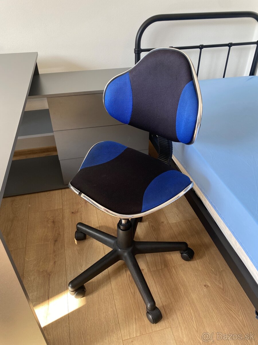 Rohový písací stolík plus stolička - 5