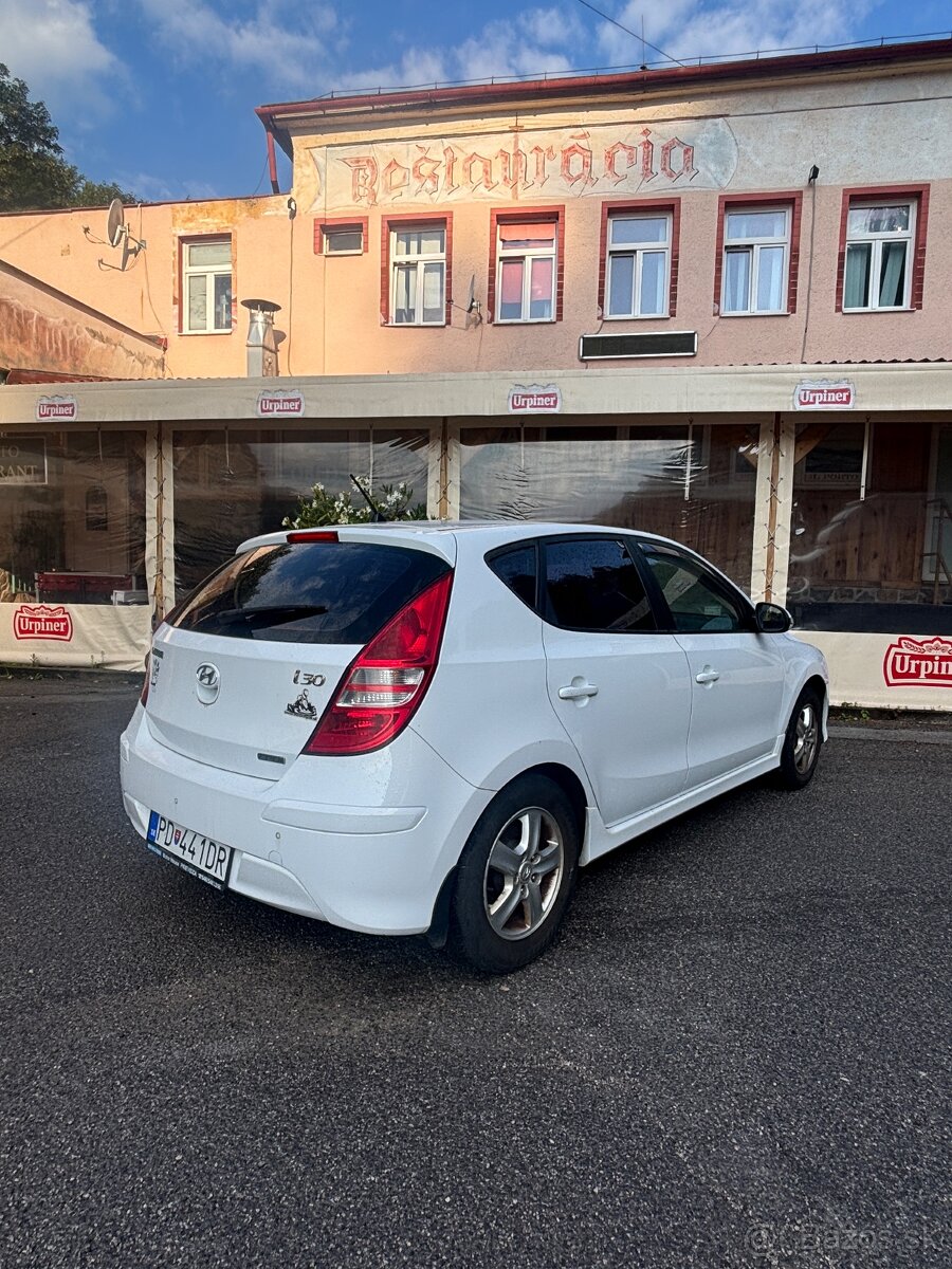 Hyundai i30 1.6 CRDi 66kw M/6 - 5