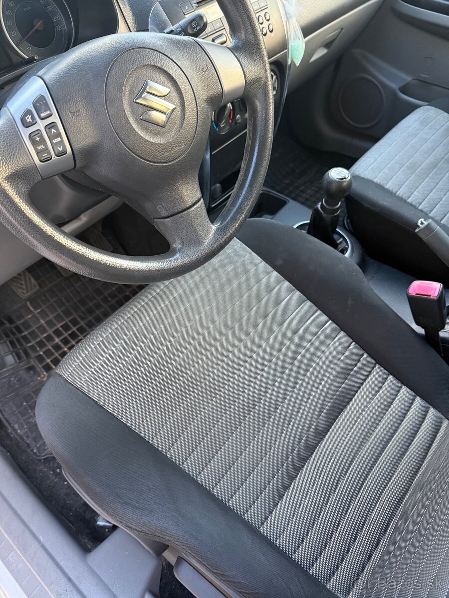 Suzuki sx4 - 5