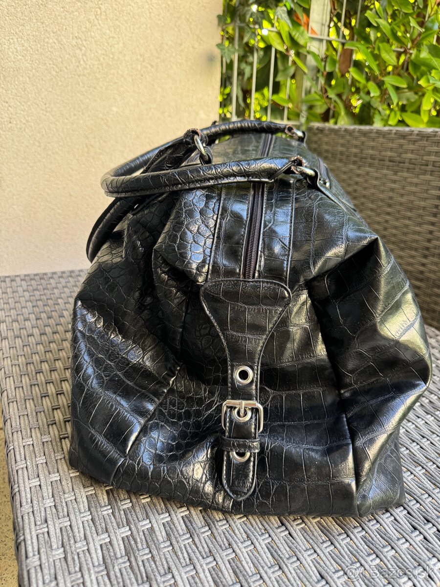 Lakovaná dámska taška Bueno - 5