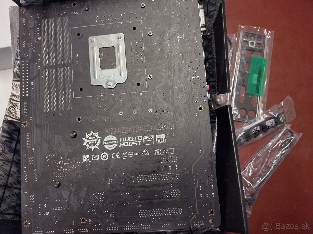 MSI C236A Workstation - 5