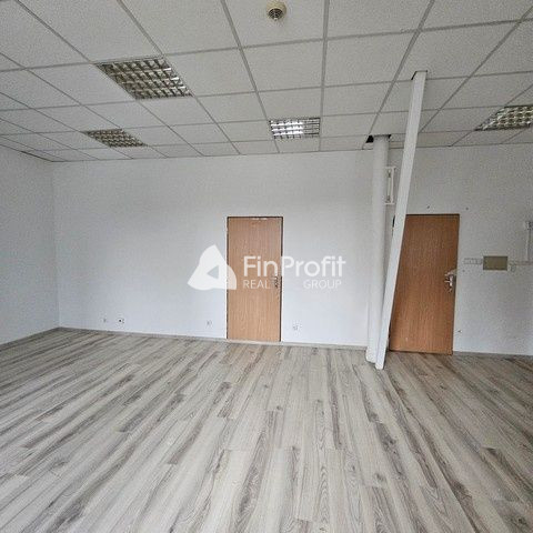 Kancelária v administratívnej časti Hotela Saffron - 48,9 m2 - 5