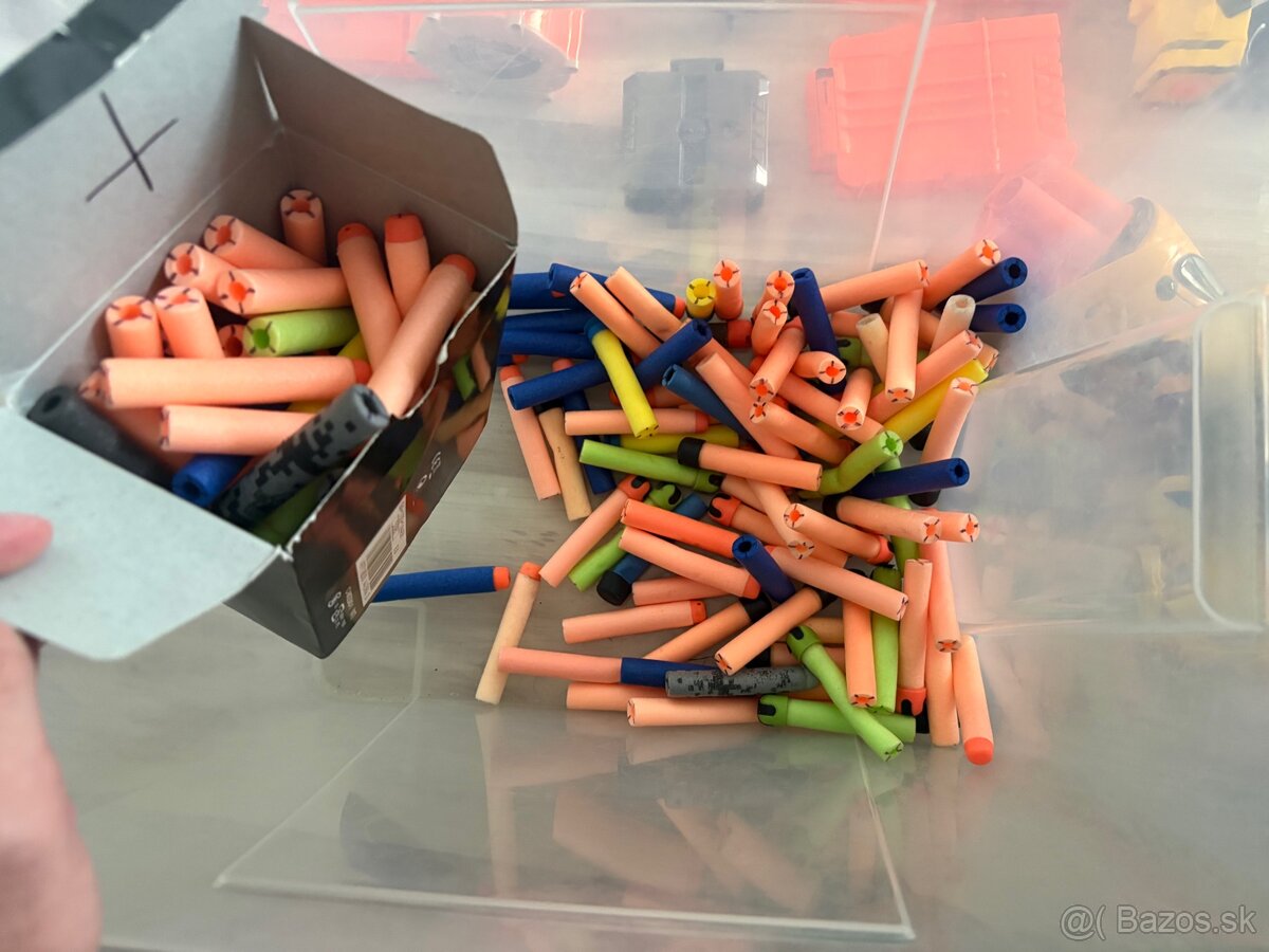 Hromada pištolí NERF a príslušenstvo - 5