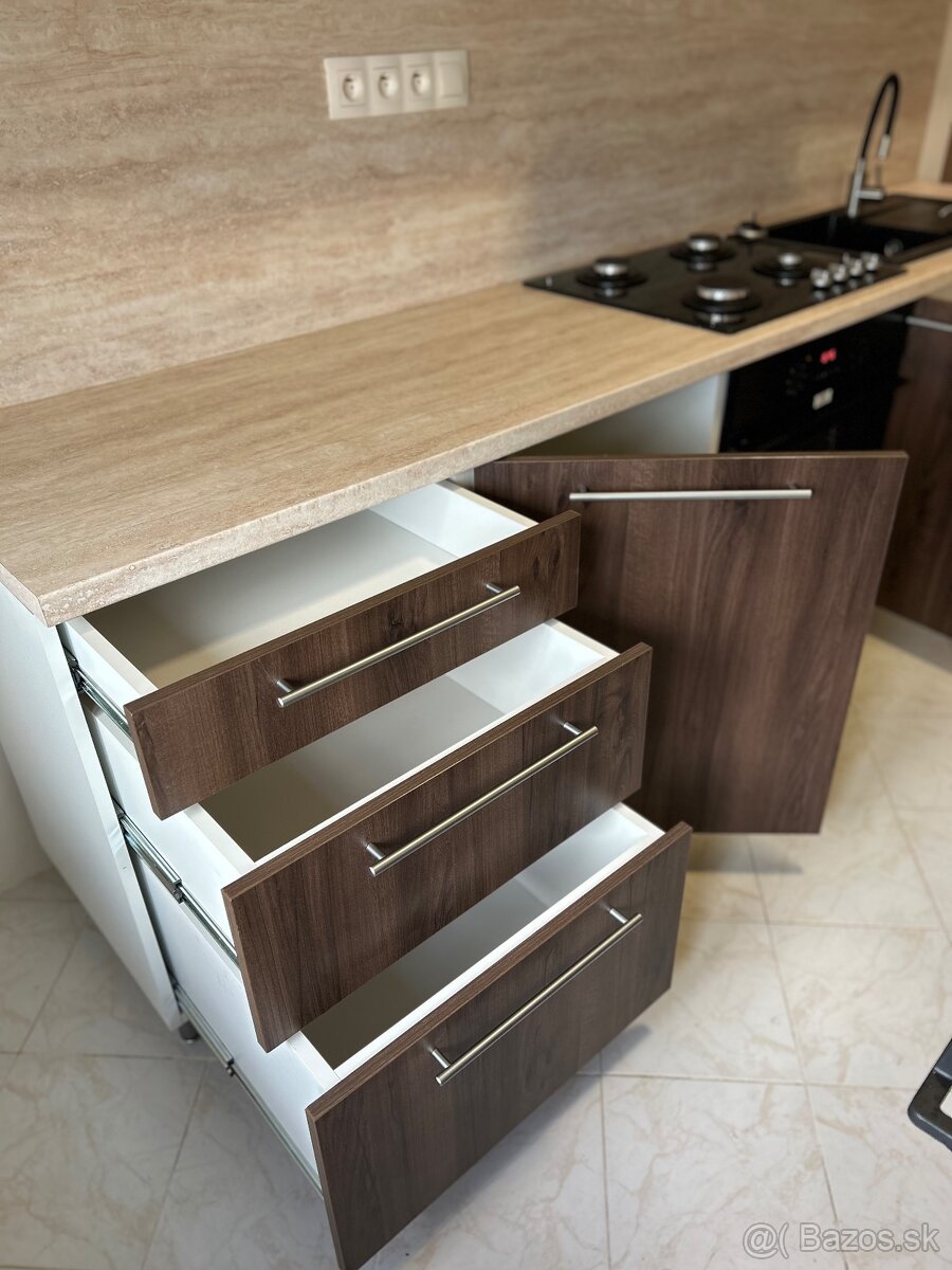 Kuchynská linka. - 5