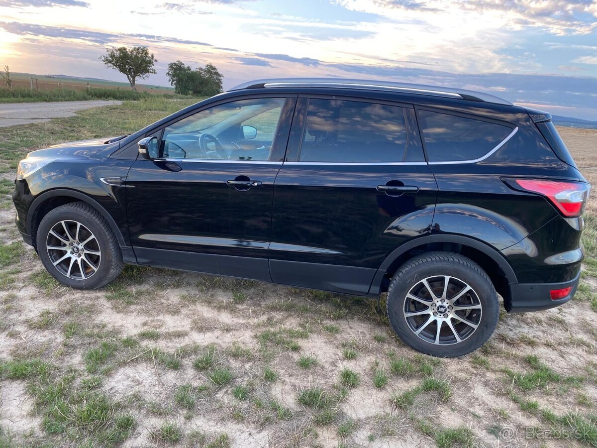 Ford Kuga 1.5 benzín - 5
