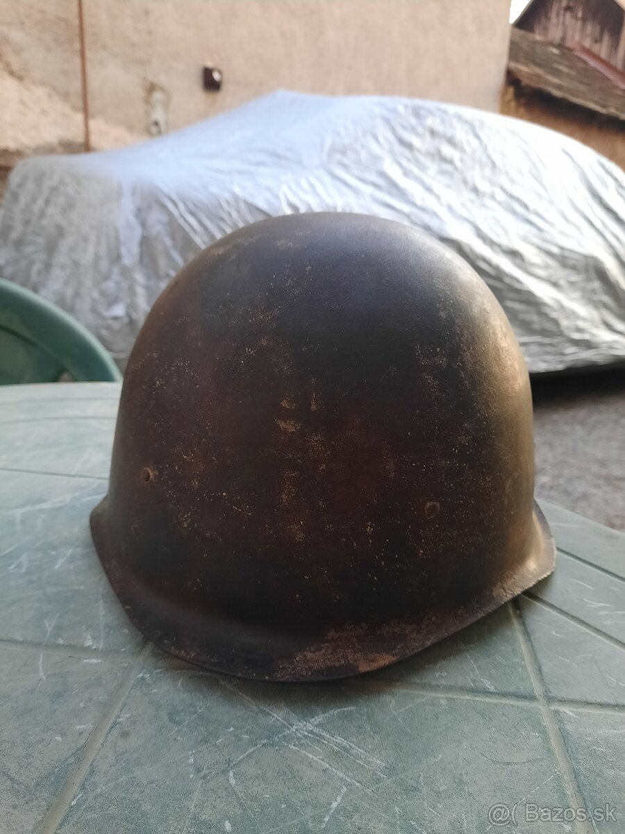 Na predaj je sovietska oceľová prilba SŠ-40, ktorú používala - 5