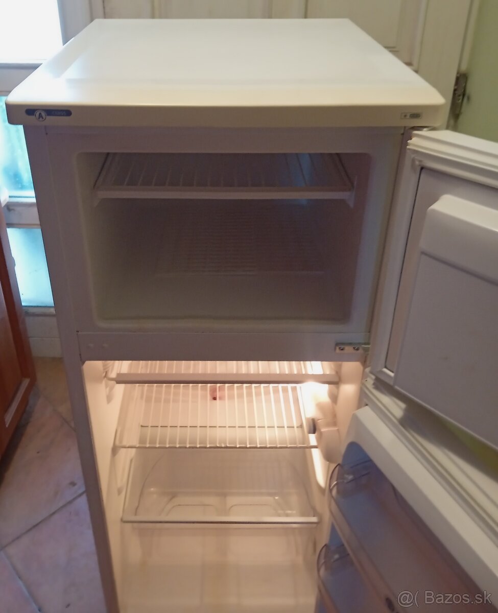 Predám plnefunkčná chladnička s mrazničkou WHIRLPOOL - 5