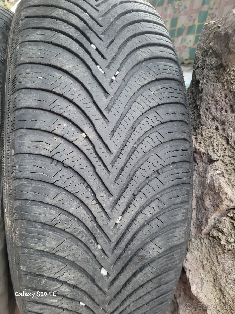 Michelin 215/65/16 - 5