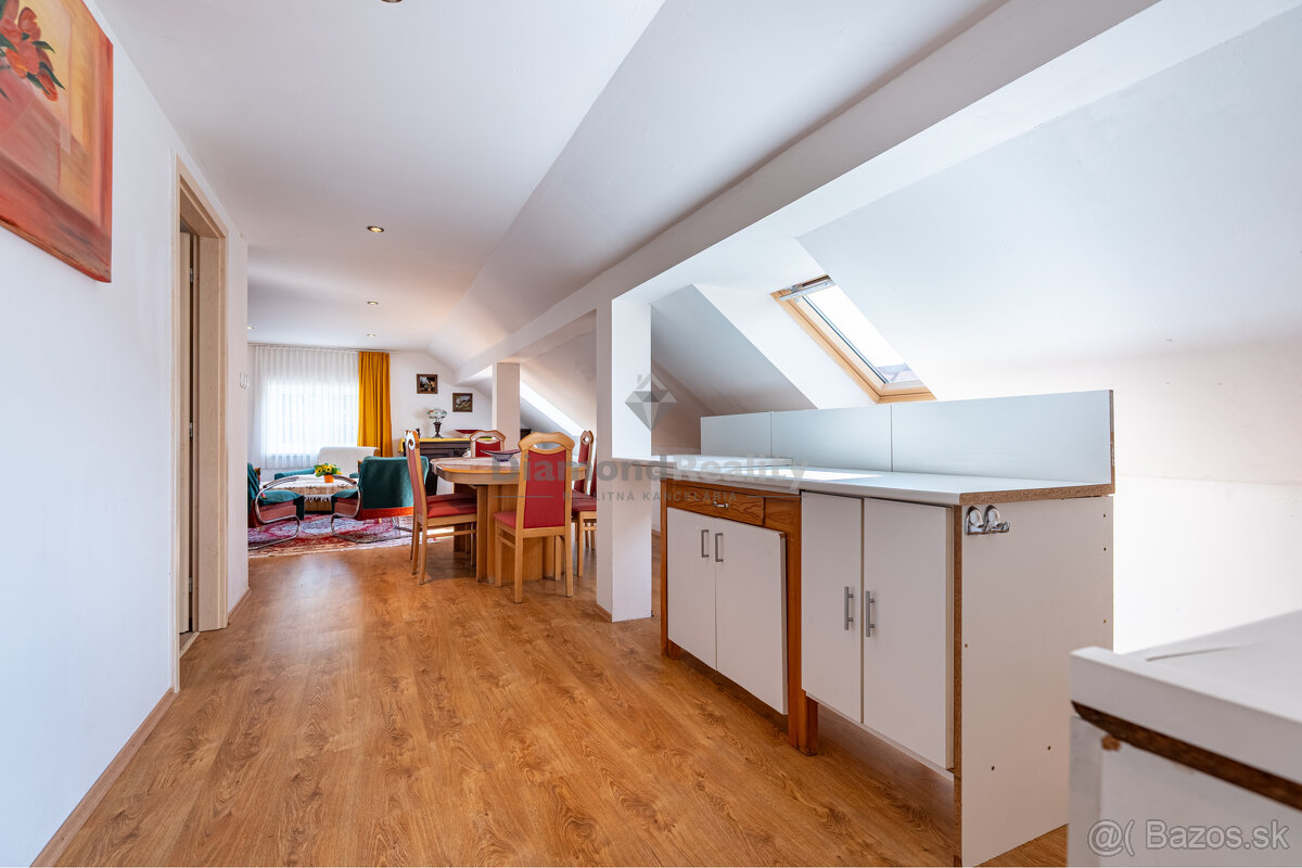 NA PREDAJ RODINNÝ DOM S 3 BYTOVÝMI JEDNOTKAMI, OBEC TELGÁRT - 5