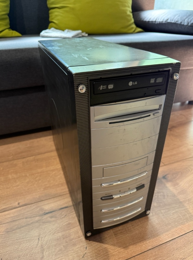 Stolový počítač s Windows XP – ideálny pre staršie programy - 5