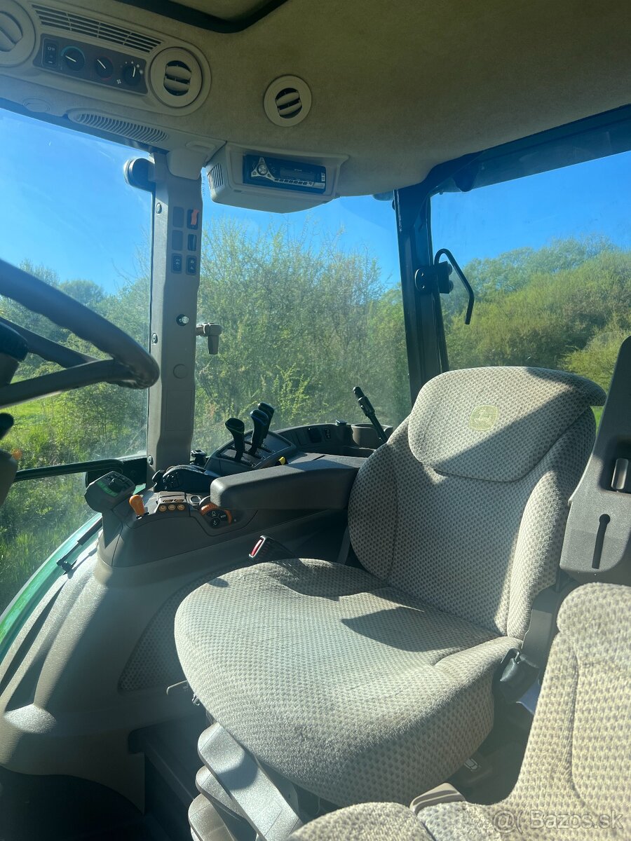 John Deere 5100R - 5