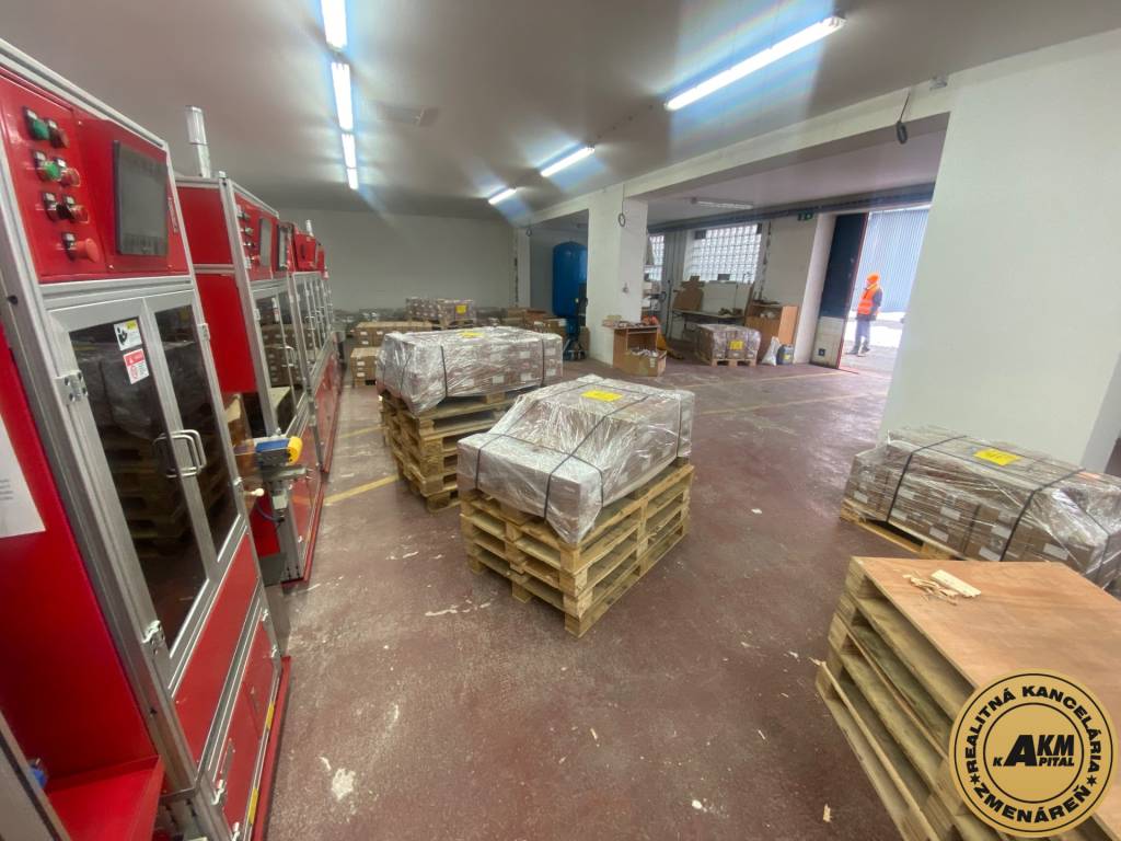 SKLADOVÉ A VÝROBNÉ PRIESTORY + RD NA PREDAJ, ZVOLENSKA SLA - 5