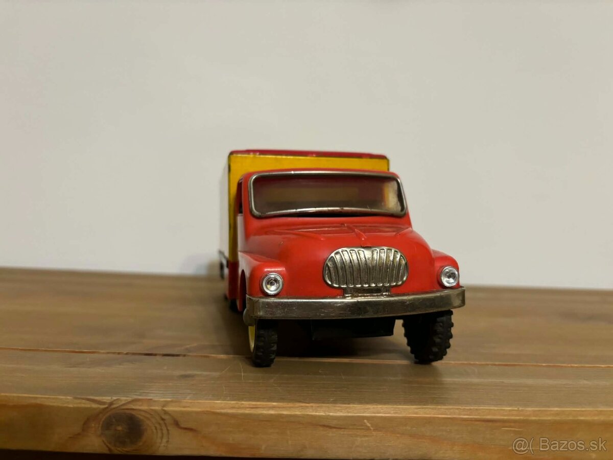 Stara hracka - Stare auto - Tatra 138 CSAD - 5