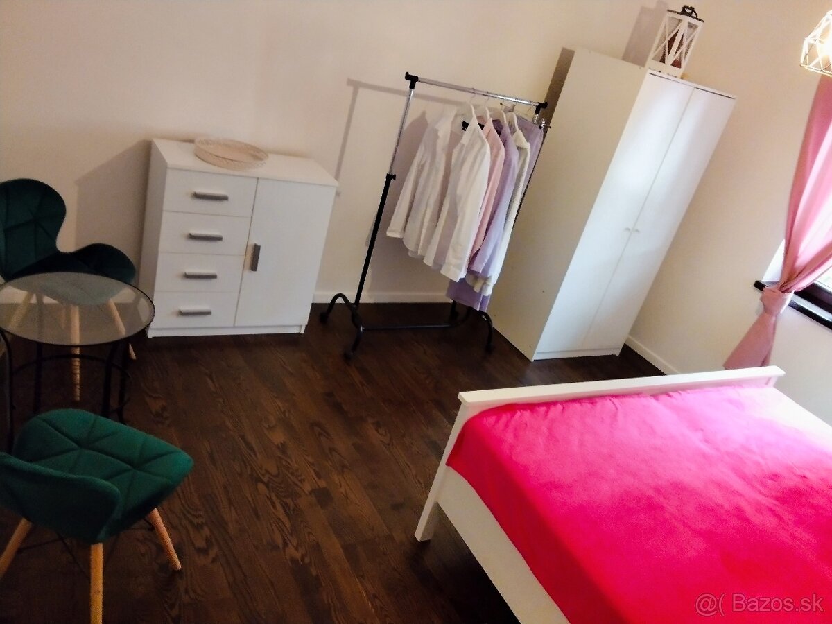 Na predaj usadlosť na veľkom pozemku, stavebné - 5