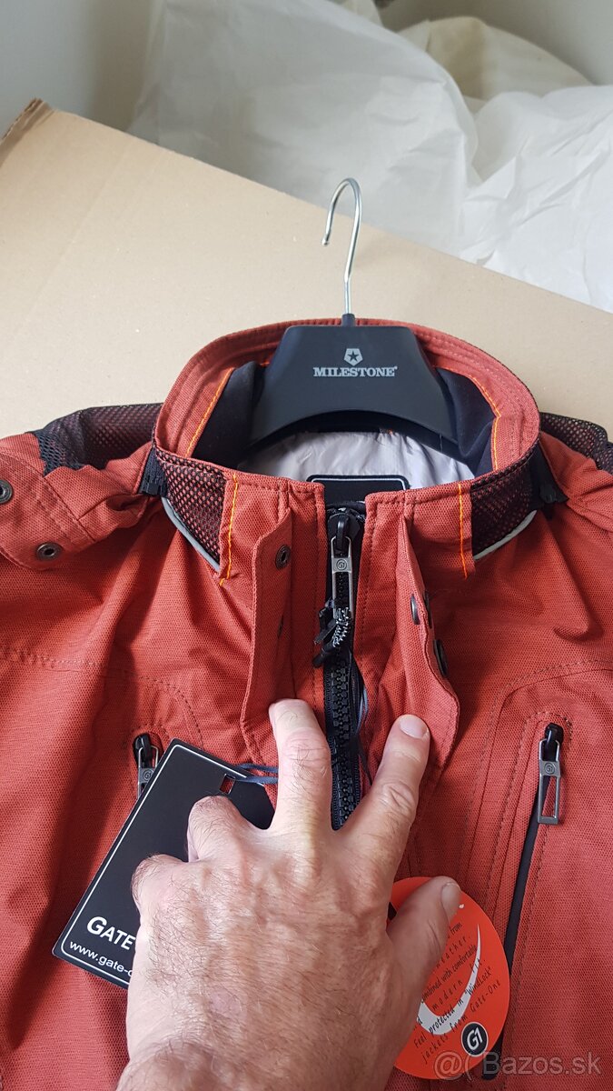 Panska bunda. Gate One - 5