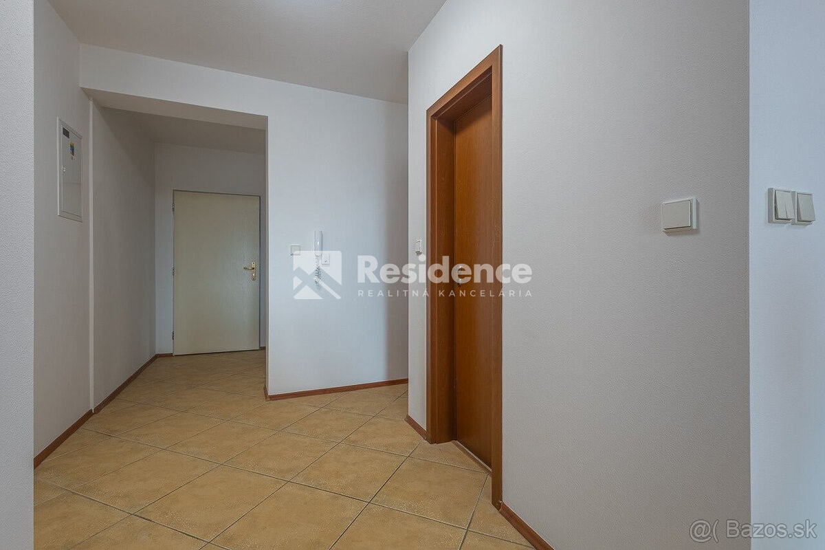 Na predaj 3-izbový byt priamo v centre Liptovského Mikuláša - 5