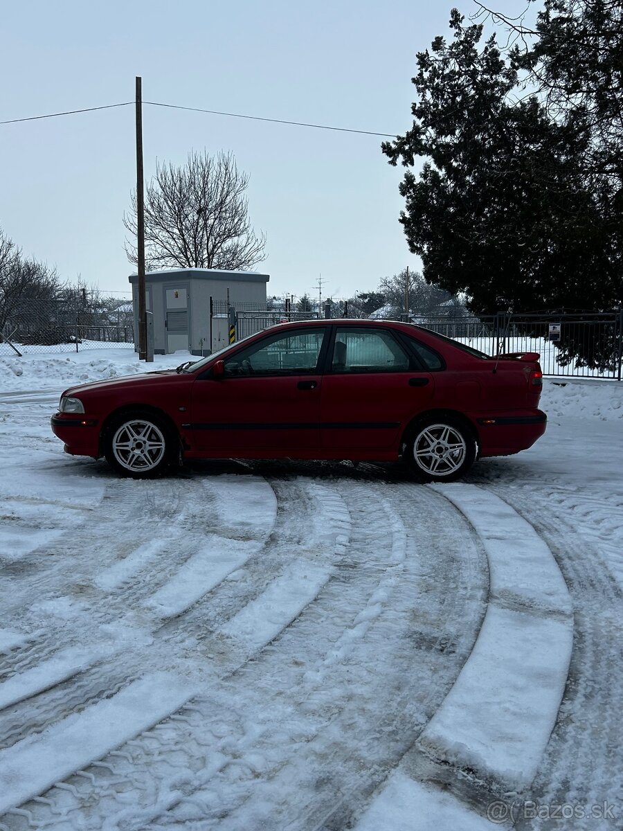 Predám Volvo s40 2.0T - 5