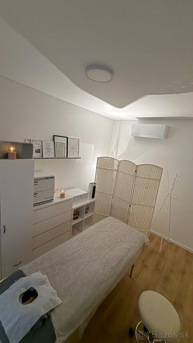 masážneho kabinetu v zabehnutom salóne - 5