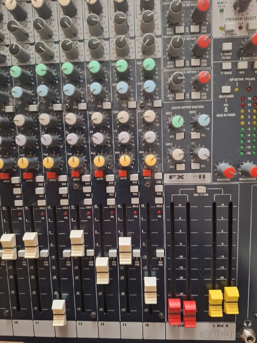 Predam Soundcraft FX 16 II
- 5