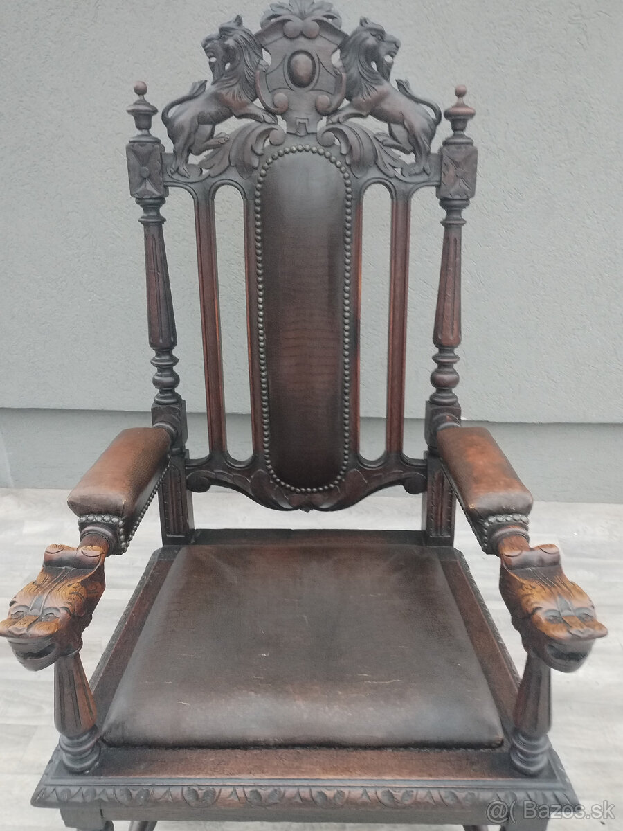 Stolička v štýle viktoriánskej neogotiky. - 5