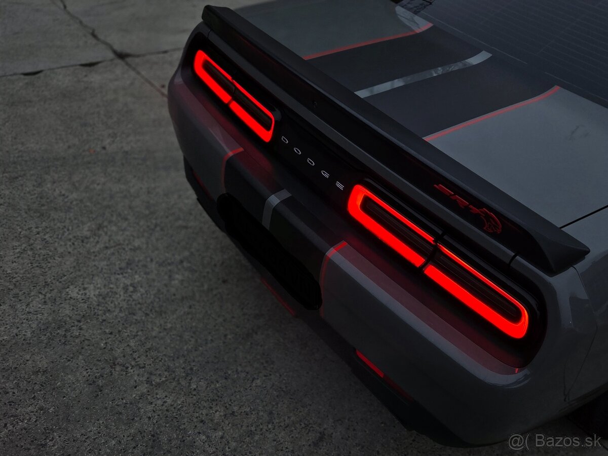 Dodge Challenger 6.2 SRT HELLCAT - 5