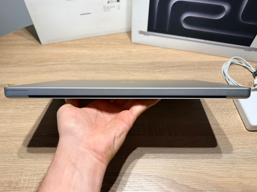 Apple MacBook Pro 16" M3 Pro 18GB / 512GB Strieborný - 5