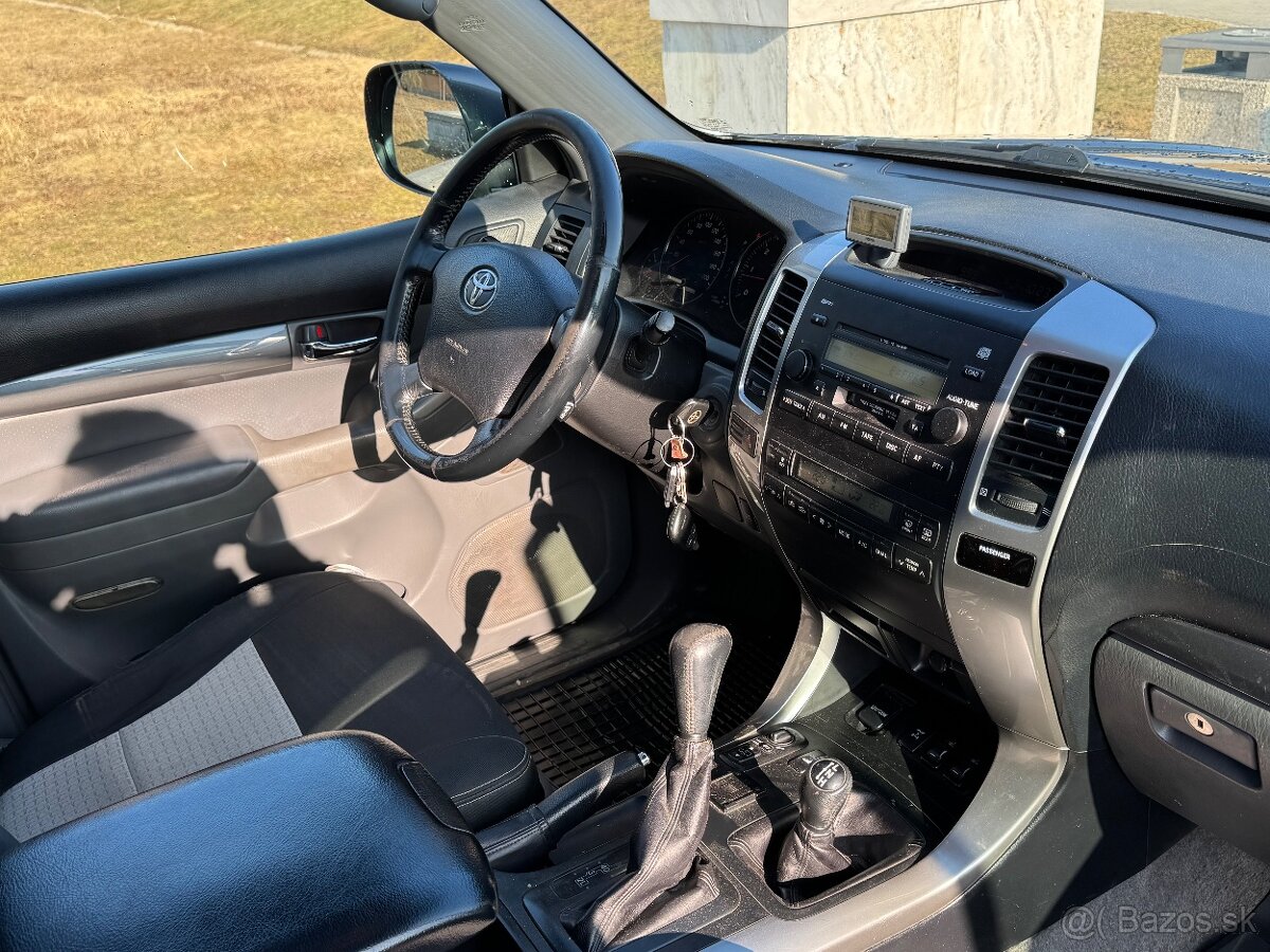 Toyota Landcruiser 120 Prado