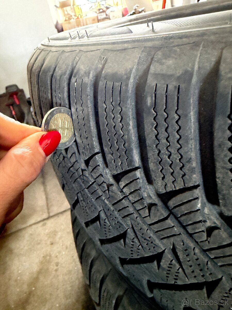 Laufen 235/55 R19 - 5