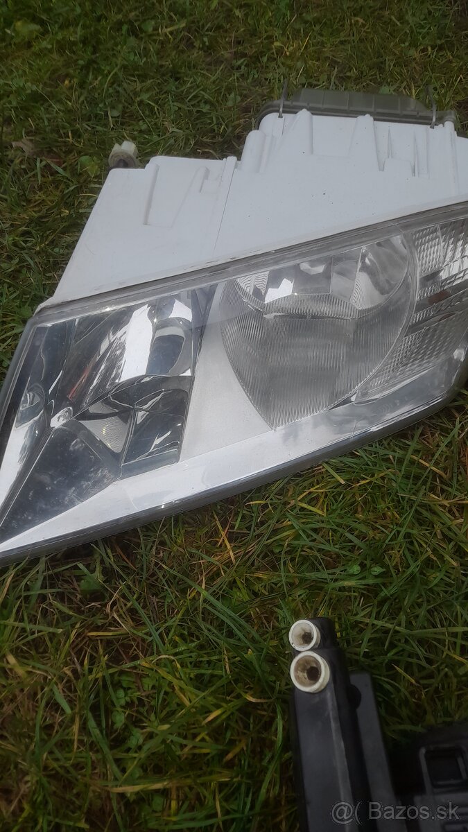 Predne svetla pre Škodu OCtavia 2 - 5