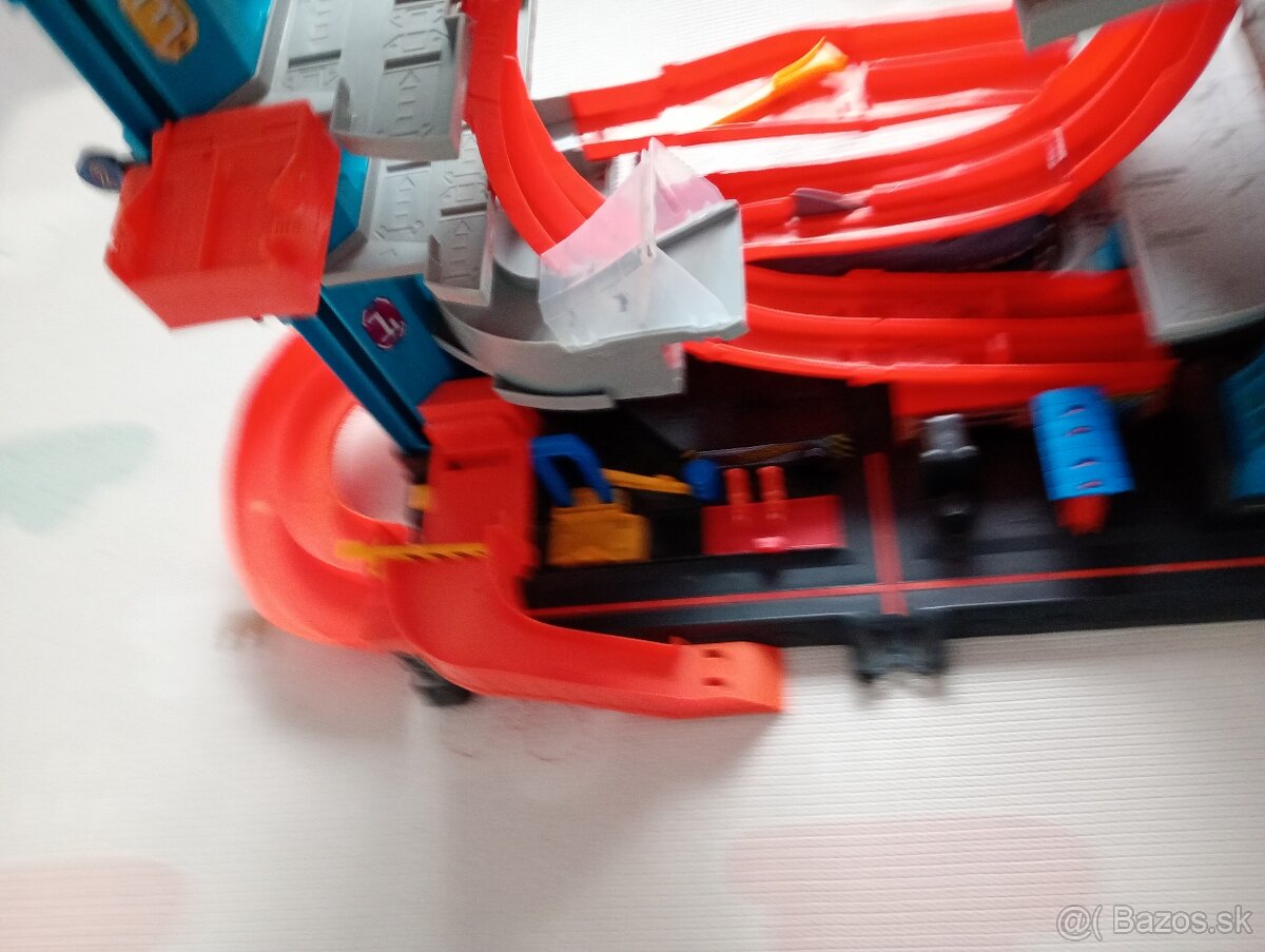 Garáž Hot Wheels City Ultimate - 5