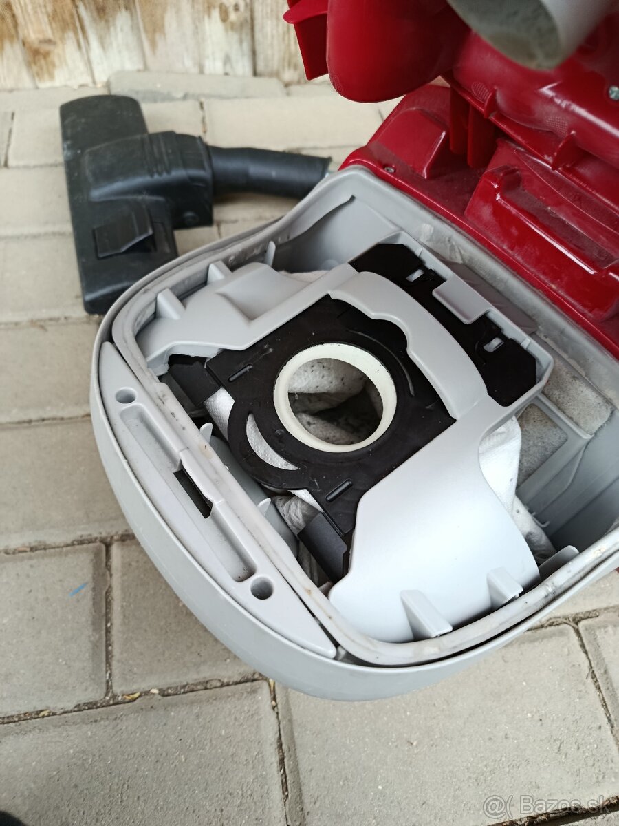 Vysávač Electrolux 1800w - 5