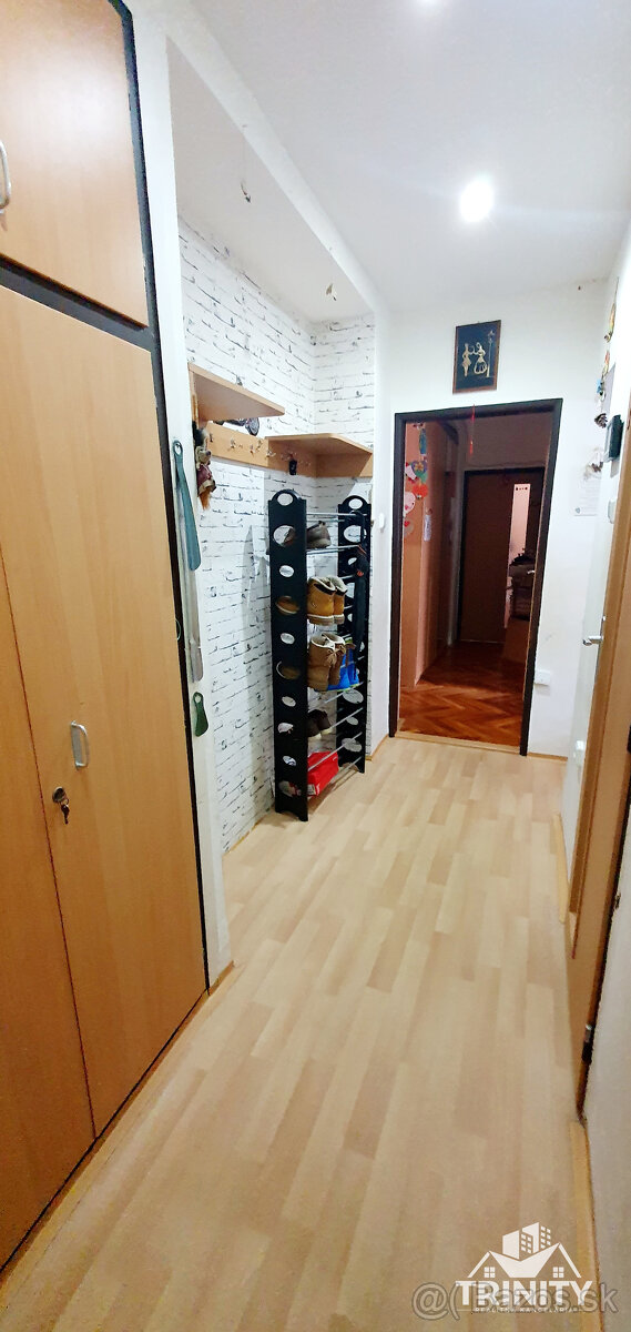 NA PREDAJ čiastočne zrekonštruovaný 3-izbový byt v centre me - 5