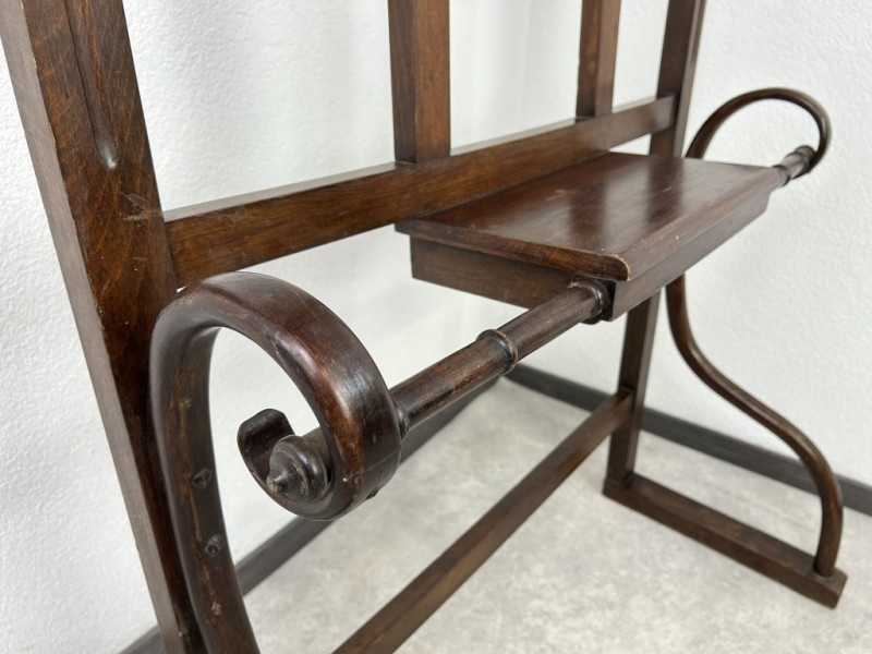 Vešiaková stena THONET - 5