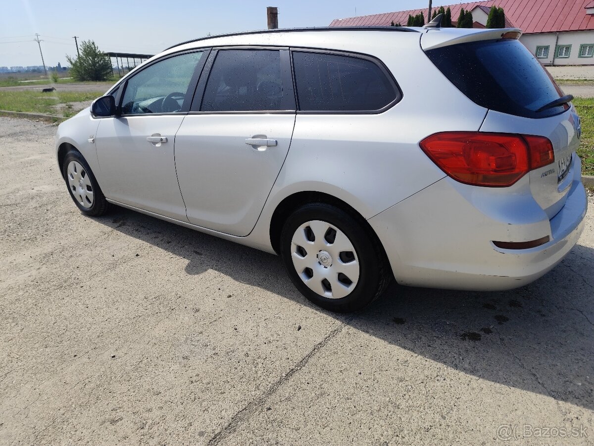 Opel Astra j 1,7cdti - 5