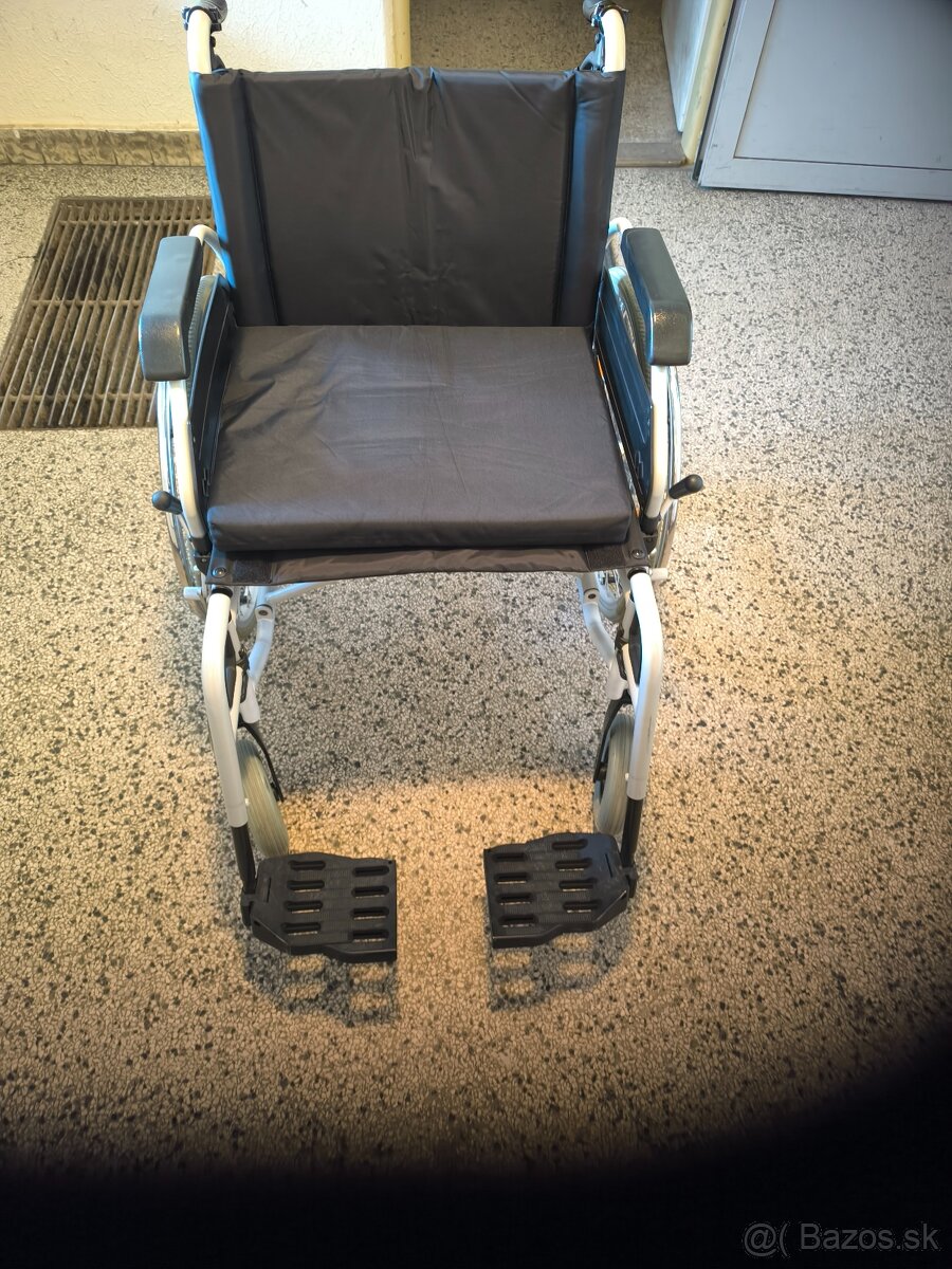 Mechanický skladací invalidný vozík - 5