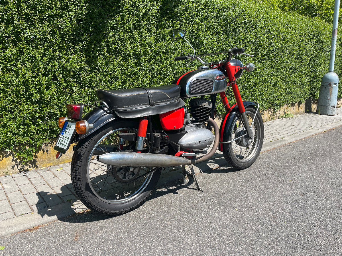 Jawa 250/590 Californian III - 5