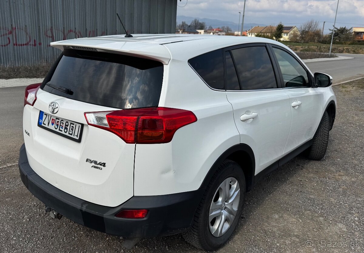 Toyota rav4 , 2.0 benzín 4x4 - 5