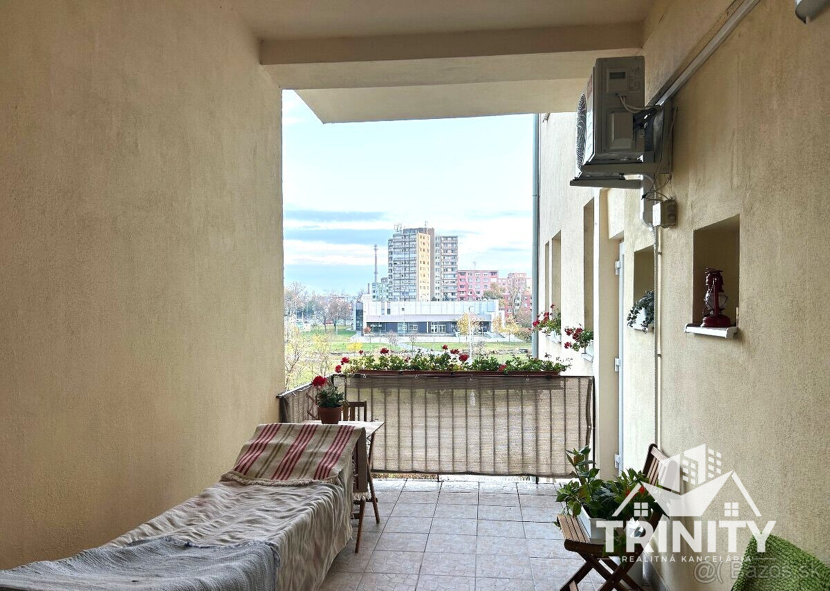 Na prenájom kompletne zariadený veľký 1-izbový byt s balkóno - 5