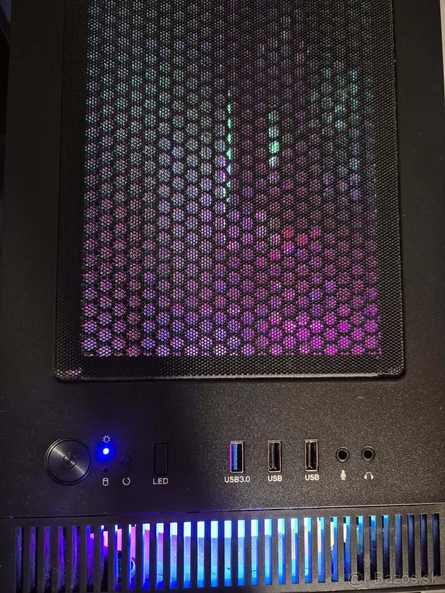 Výkonný,herný PC, RGB +herný monitor - 5