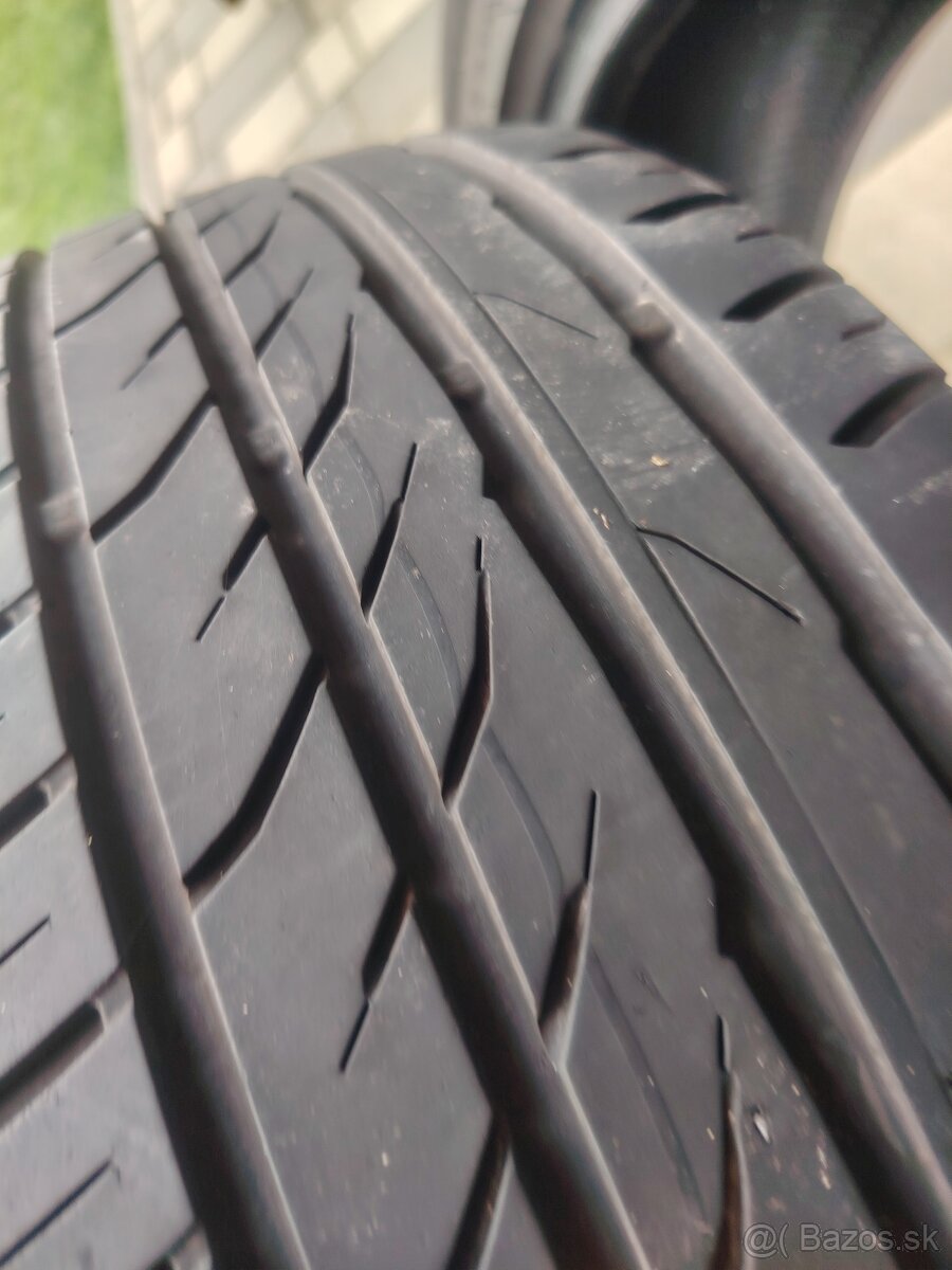 Predám 205/55R17 95V letné - 5